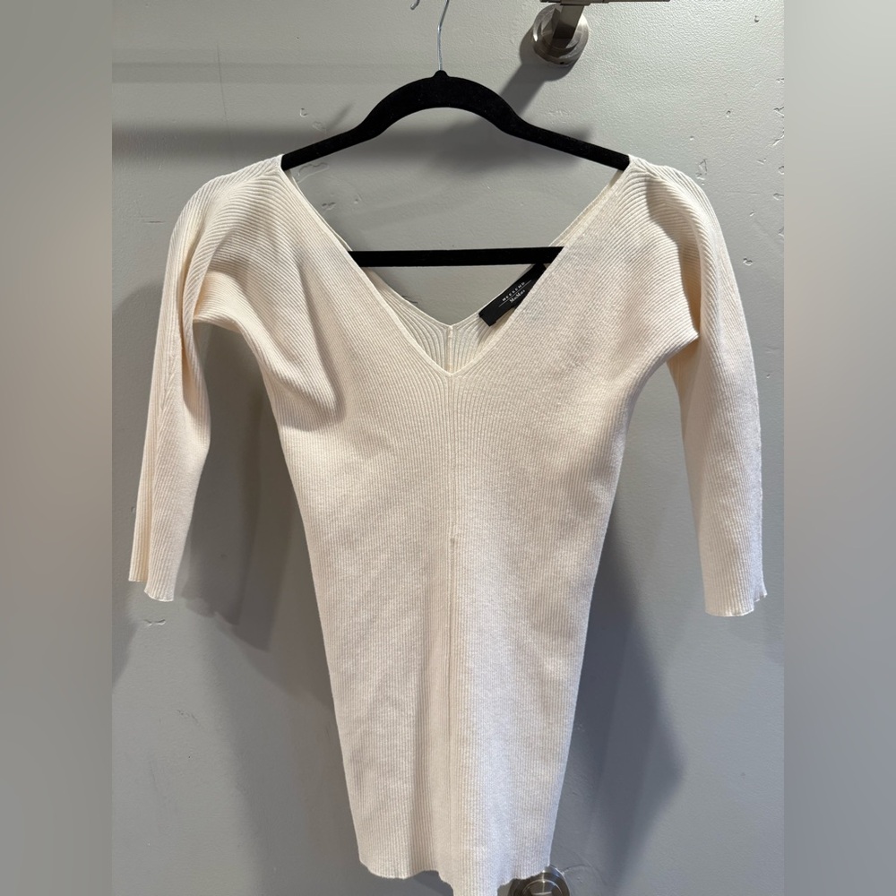 Weekend MaxMara Cream V-Neck Sweater size small
